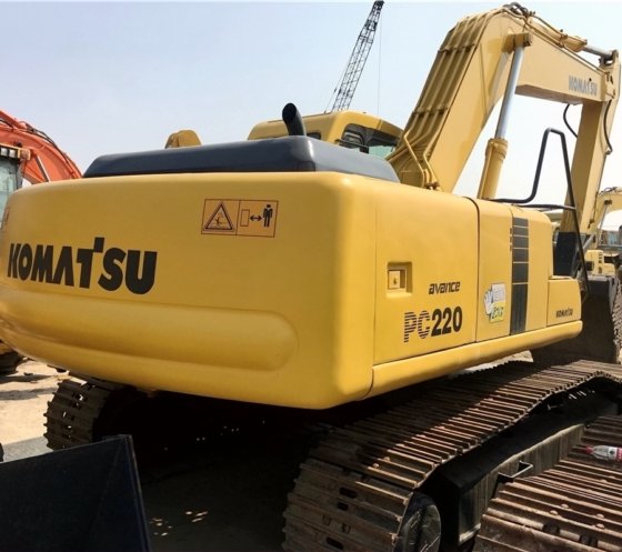 2016 Komatsu PC220-6