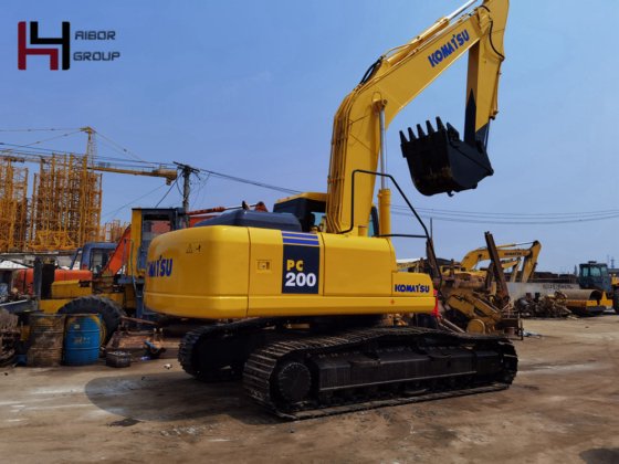 2018 KOMATSU PC200 Excavator