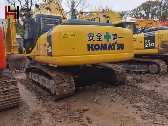 2018 KOMATSU PC210 Excavator